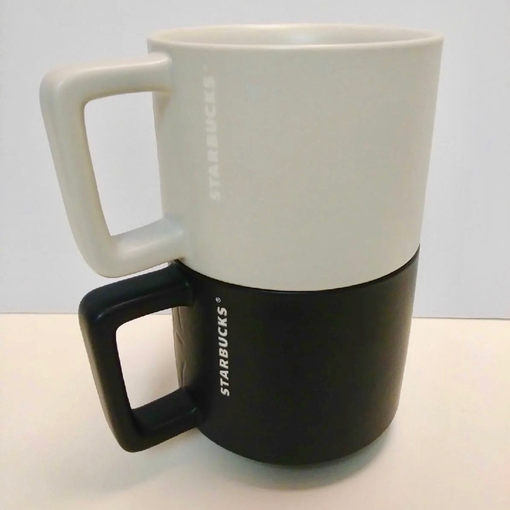 ⭐️BOTH⭐️ Starbucks Skull and SpiderWeb Mugs - Picture 4 of 4